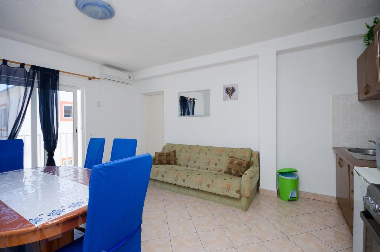 Apartments Elvira Лопар Екстериор снимка