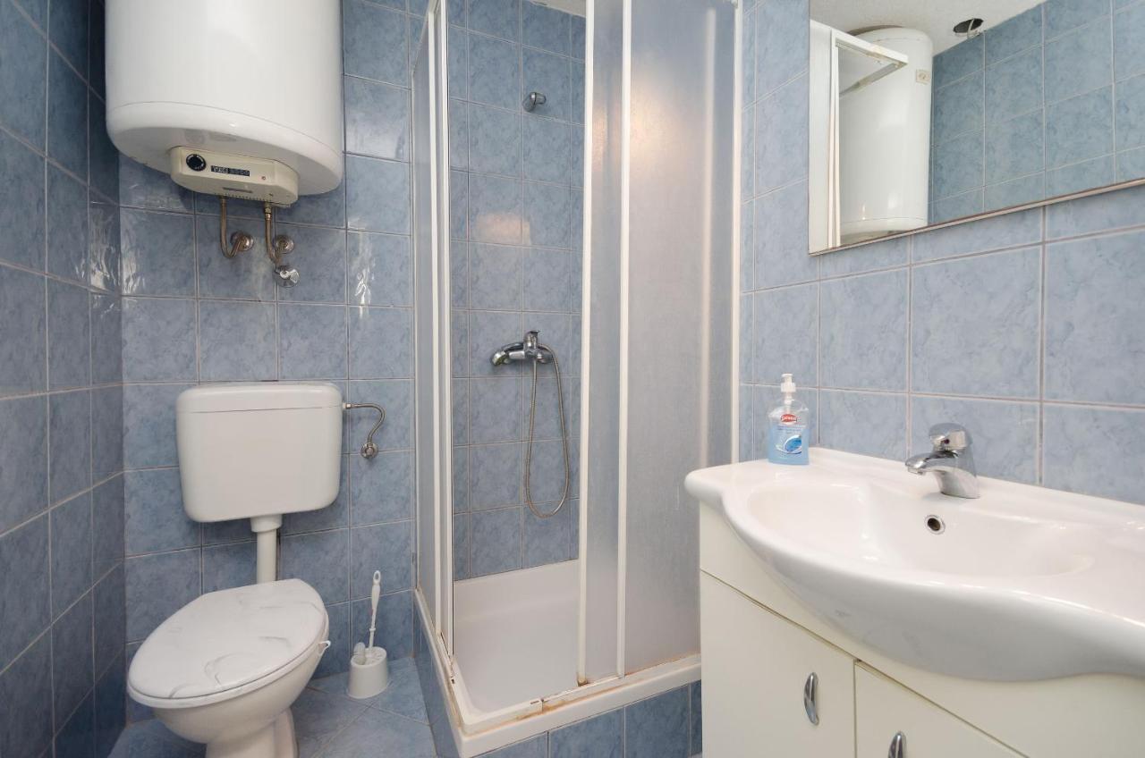 Apartments Elvira Лопар Екстериор снимка