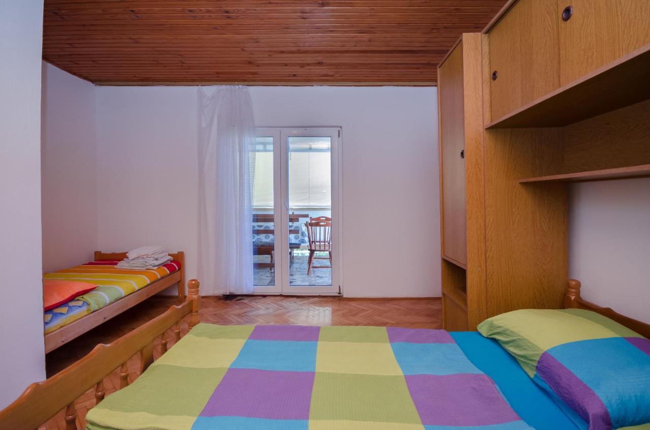 Apartments Elvira Лопар Екстериор снимка
