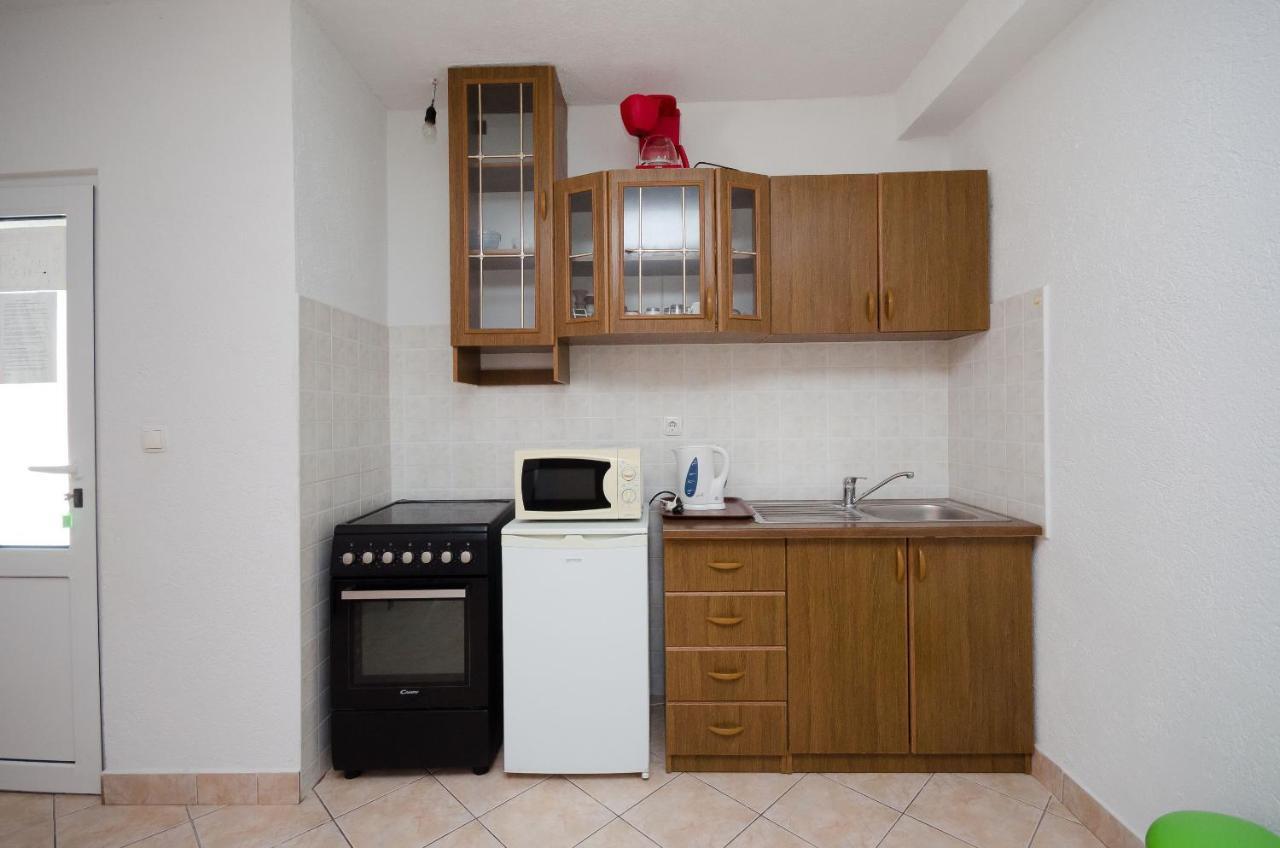 Apartments Elvira Лопар Екстериор снимка