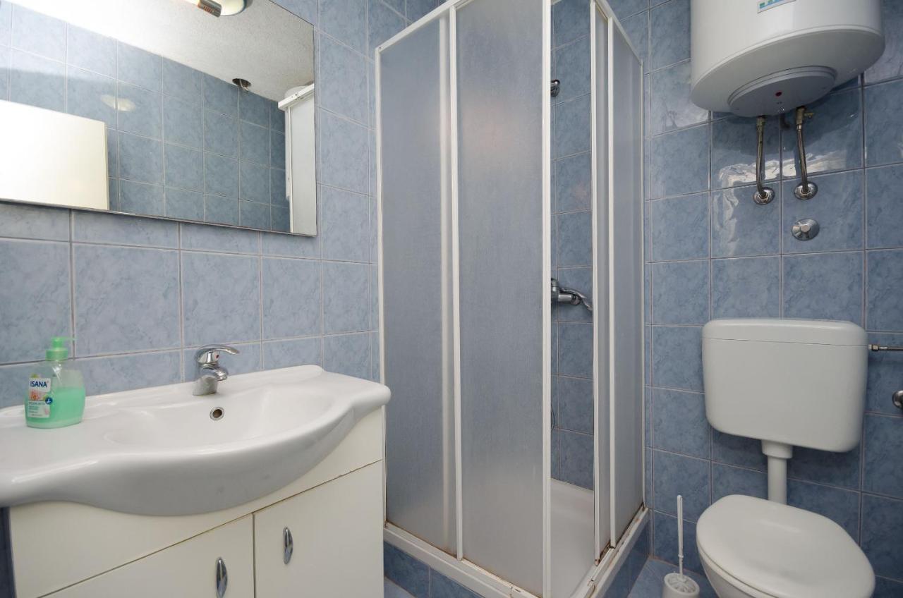 Apartments Elvira Лопар Екстериор снимка